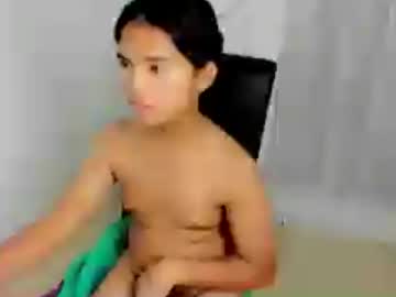I am single, looking for caring boyfriend :)