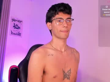 Alex💙  (Please help me with your thumbs up it's importan)