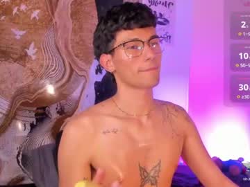 Alex💙  (Please help me with your thumbs up it's importan)