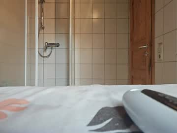 Vinz --->  NudeChiller.com  <----