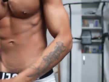 Ryan  (You help me reach 150 thumbs up)