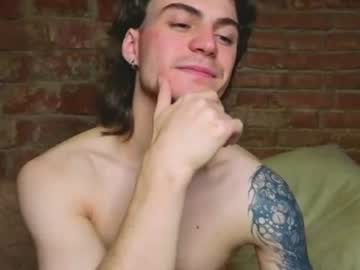 Gus (help me get 100 thumbs up!)