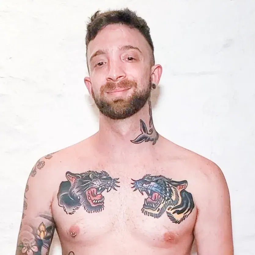 Naked Yogui