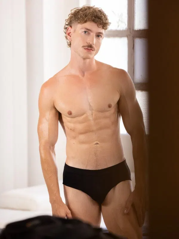 Owen Van Der West