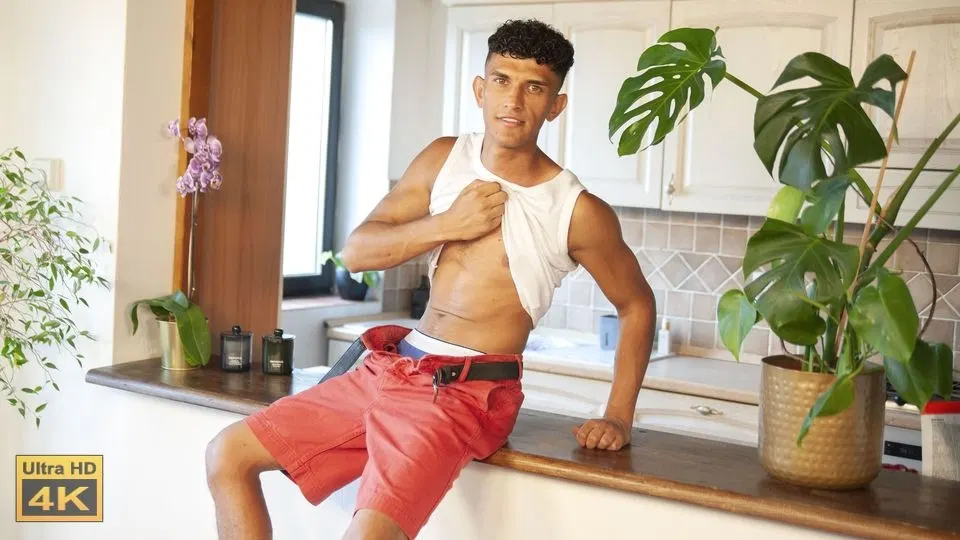 Enzo Arryo