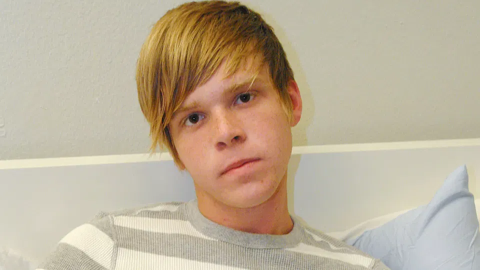 Colby Bonds