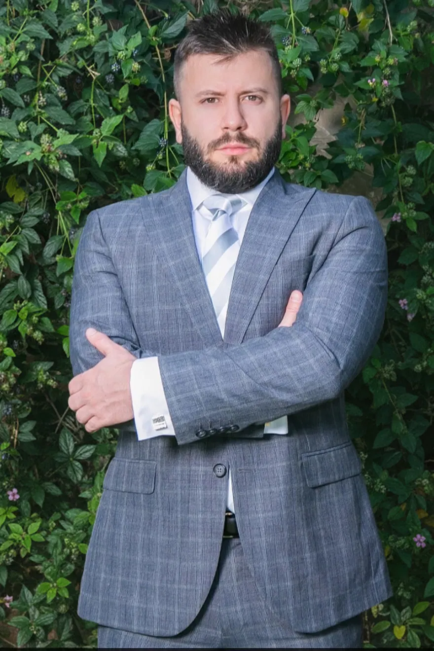 Leo Grin