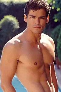 Arik Travis