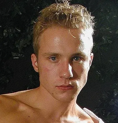 Adam (2010)