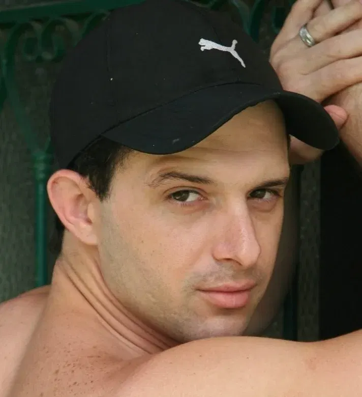 Junior (2013)