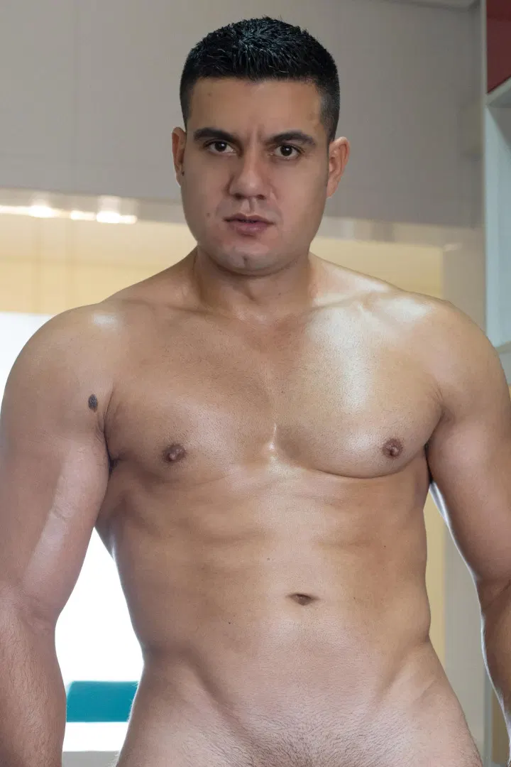 Yuri Gaucho - Latino Gay Porn HD | Bolatino