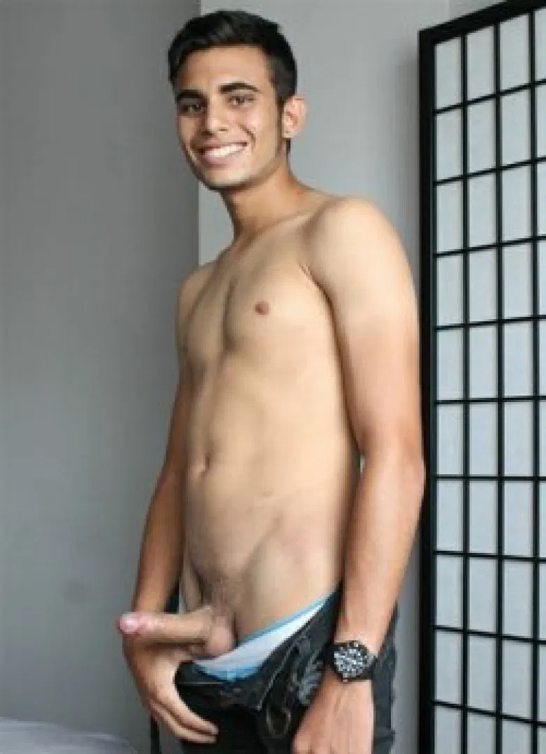 Remi - Latino Gay Porn HD | Bolatino