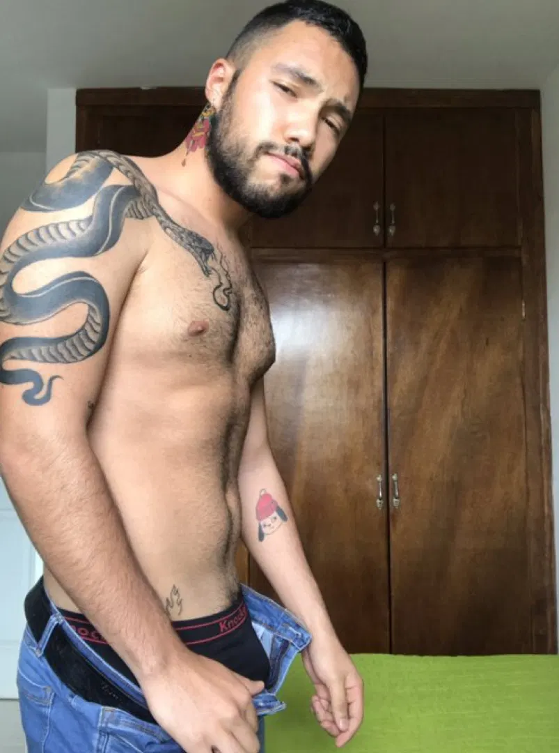 Eduardo TORRES - Latino Gay Porn HD | Bolatino