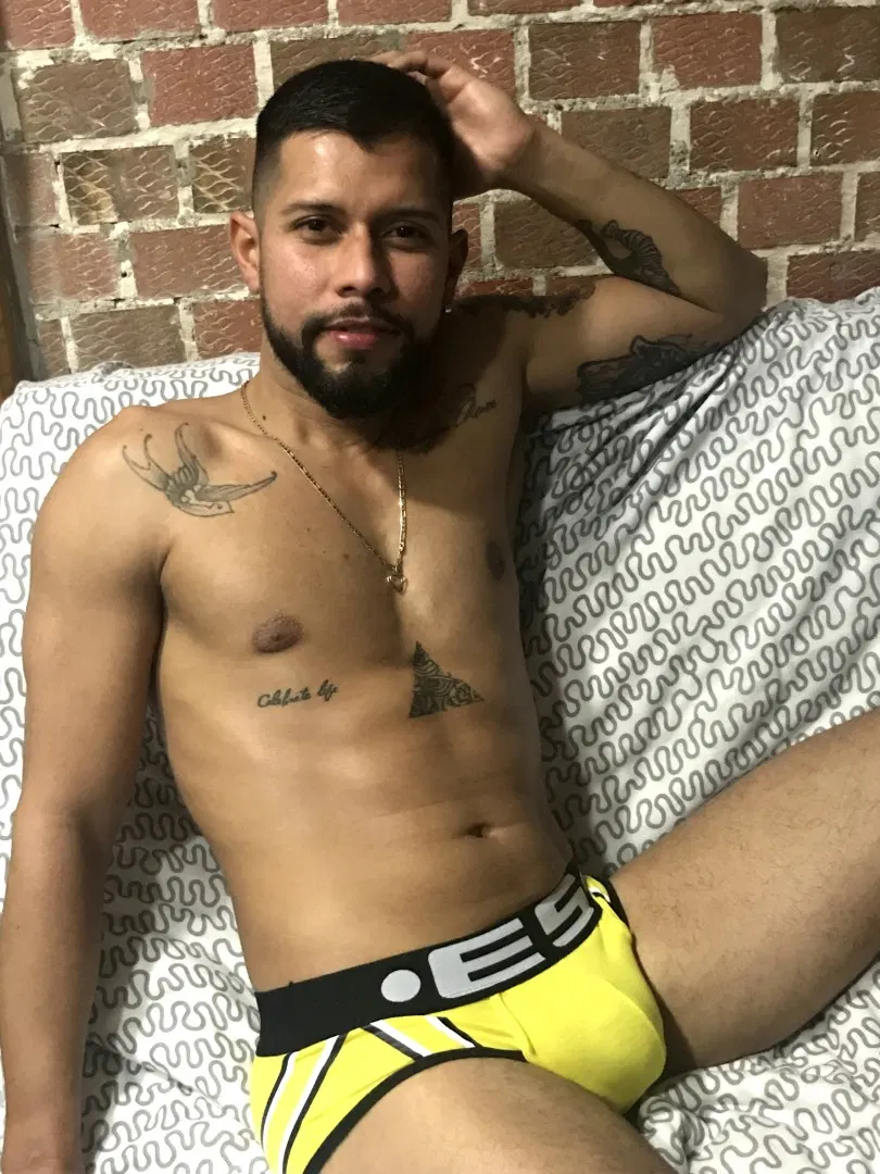 Leo RAYO - Latino Gay Porn HD | Bolatino
