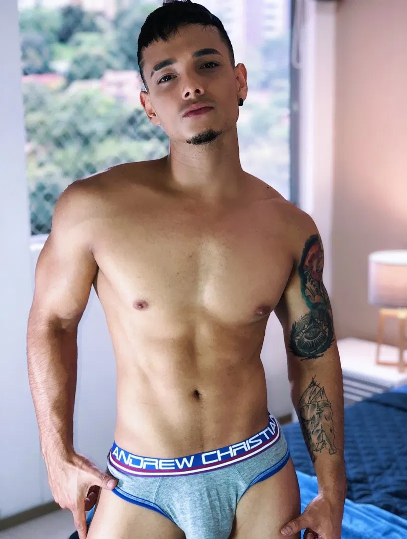 Adam SMAN - Latino Gay Porn HD | Bolatino