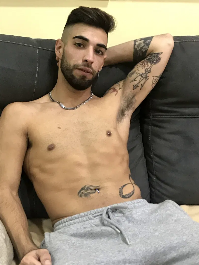 Yah-JIL - Latino Gay Porn HD | Bolatino