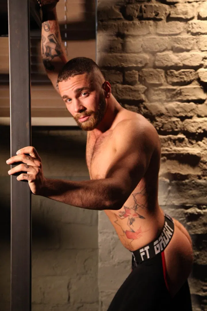 Flo Carrera - Latino Gay Porn HD | Bolatino