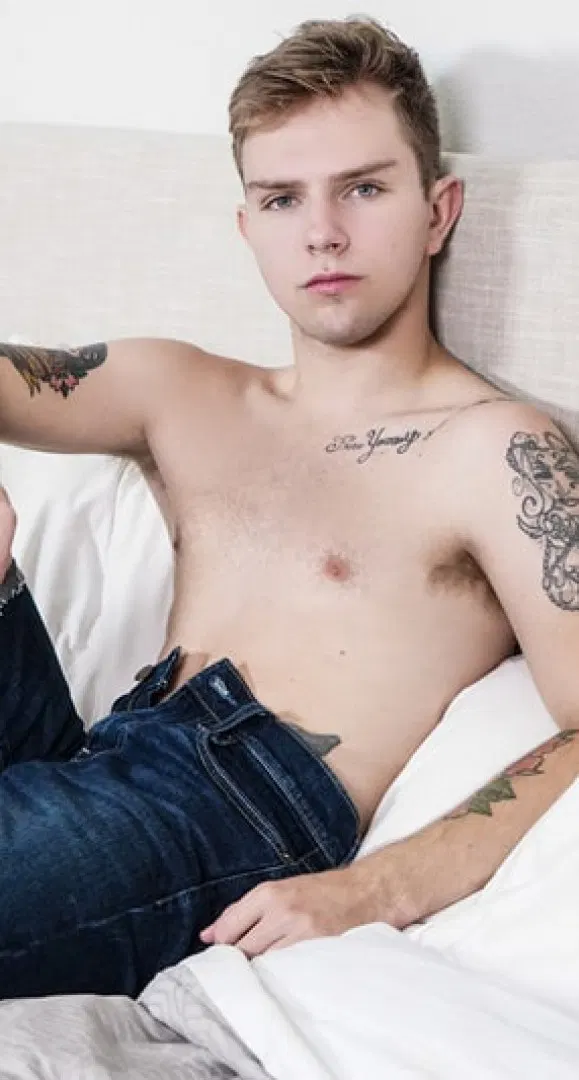 Timothy Drake - Latino Gay Porn HD | Bolatino