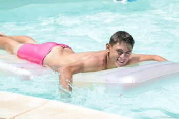 Keanu – At the pool(poss duplicates sorry).